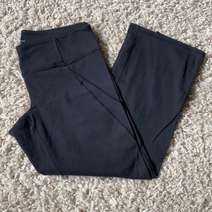 Athleta Power Anada Capri